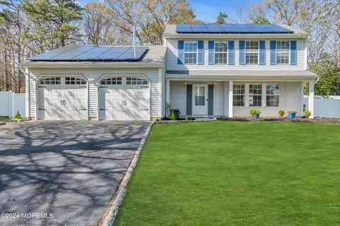 629 Buenaventura Ct, Toms River, NJ 08753
