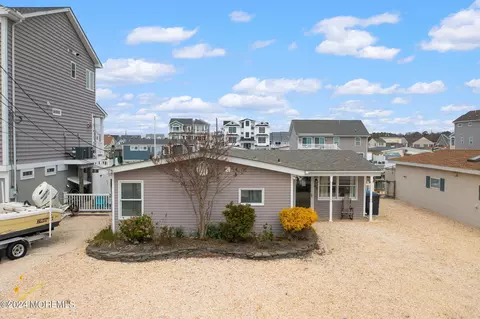 60 Mary Alice Rd, Stafford, NJ 08050