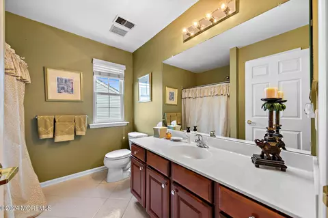 Bath - 4 Lavallette Ln, Waretown, NJ 08758 photo 4 of 4