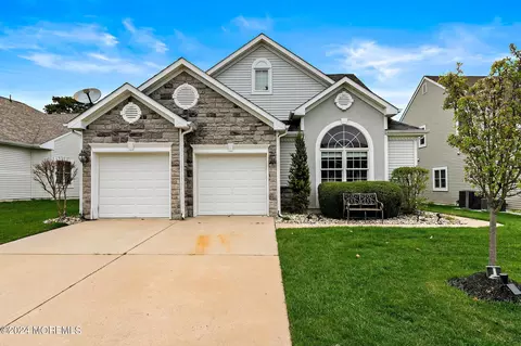 Exterior - 4 Lavallette Ln, Waretown, NJ 08758 photo 2 of 8