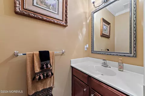 Bath - 4 Lavallette Ln, Waretown, NJ 08758 photo 1 of 4