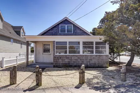 110 Ortley Ave, Lavallette, NJ 08735