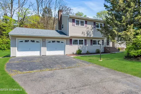 185 Ravine Dr, Matawan, NJ 07747