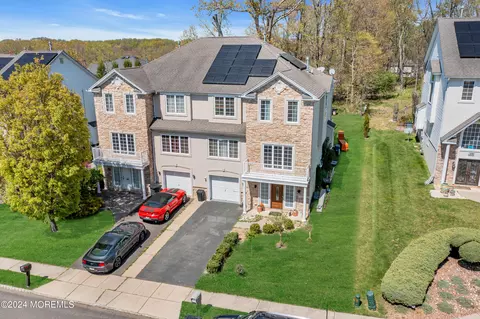 207 Ronald Ct, Manalapan, NJ 07726
