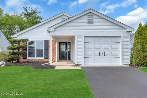 8 Wolverton Pl, Manchester, NJ 08759