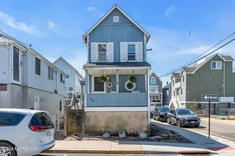 26 Surf St, Sea Bright, NJ 07760