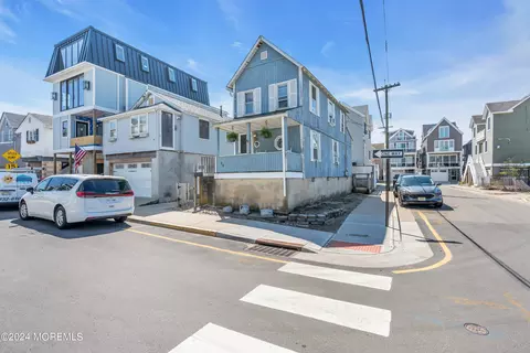 Exterior - 26 Surf St, Sea Bright, NJ 07760 photo 4 of 8