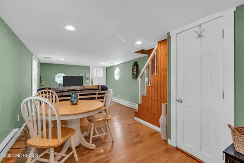 Dining - 26 Surf St, Sea Bright, NJ 07760 photo 3 of 3