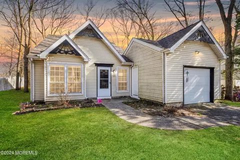 120 S Concord Ter, Galloway, NJ 08205