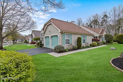 2959 Springwater Ct, Toms River, NJ 08755