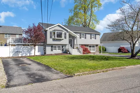 Exterior - 21 Larkin Ave, Pine Beach, NJ 08741 photo 12 of 13
