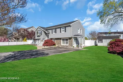 Exterior - 21 Larkin Ave, Pine Beach, NJ 08741 photo 7 of 13