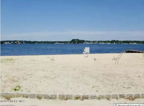 View/Area - 21 Larkin Ave, Pine Beach, NJ 08741 photo 4 of 4