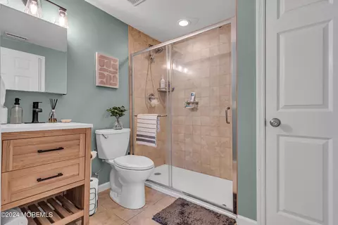 Bath - 21 Larkin Ave, Pine Beach, NJ 08741 photo 4 of 4