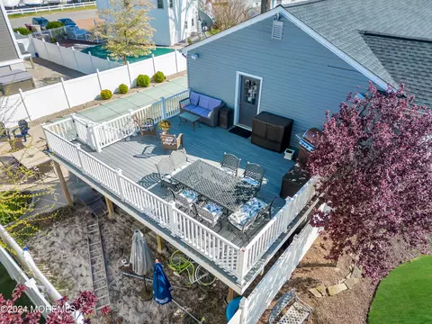 Exterior - 21 Larkin Ave, Pine Beach, NJ 08741 photo 2 of 13