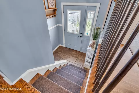 Entry Way - 21 Larkin Ave, Pine Beach, NJ 08741 photo 2 of 4