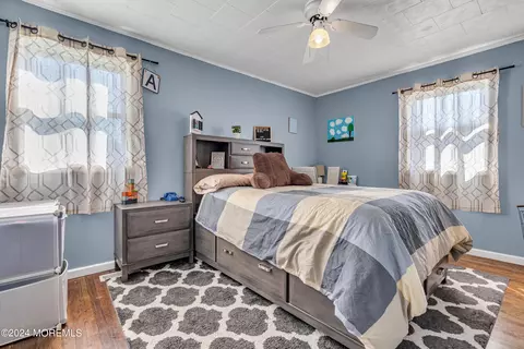 Bedroom - 21 Larkin Ave, Pine Beach, NJ 08741 photo 3 of 6