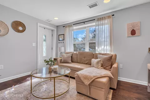Living - 21 Larkin Ave, Pine Beach, NJ 08741 photo 4 of 4