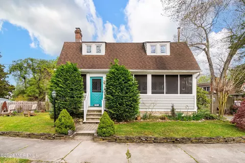 38 Highland Ave, Island Heights, NJ 08732