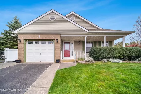 1 Lambert Way, Toms River, NJ 08757