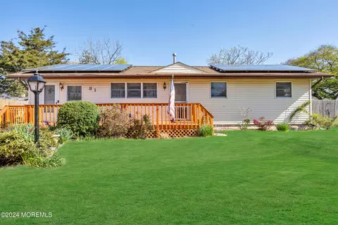 31 Dockage Rd, Bayville, NJ 08721
