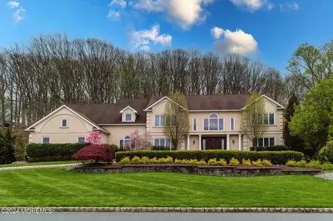 10 Chaser Ct, Holmdel, NJ 07733