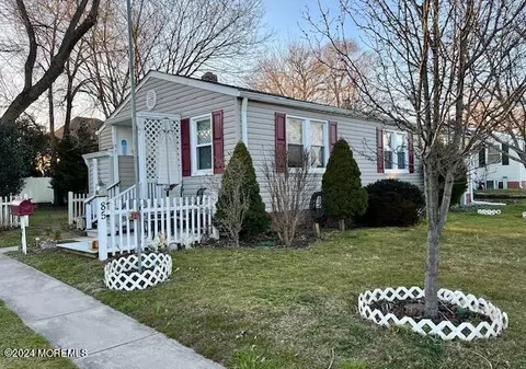 85 Barker Ave, Eatontown, NJ 07724