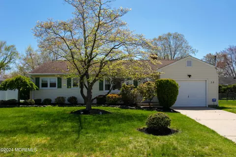 38 Asbury Ave, Oceanport, NJ 07757
