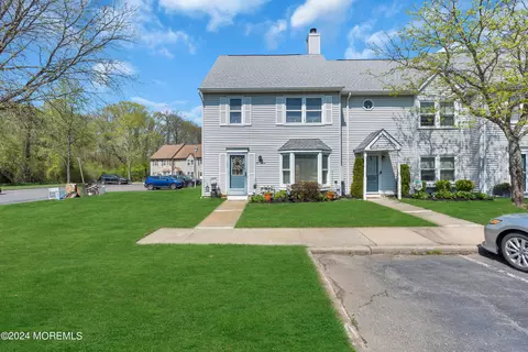 53 Colonial Ct, Jackson, NJ 08527