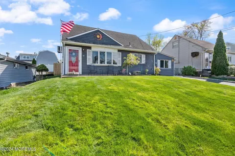 18 Birch Ter, Parlin, NJ 08859