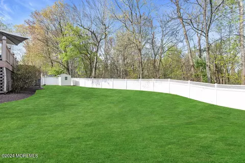 Exterior - 71 Stratton Rd, Matawan, NJ 07747 photo 16 of 17