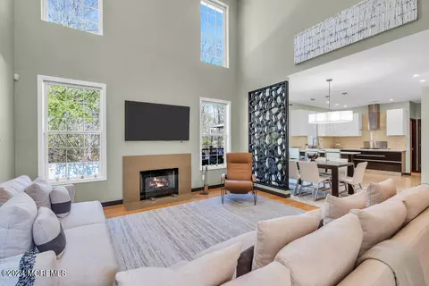 Living - 71 Stratton Rd, Matawan, NJ 07747 photo 6 of 15