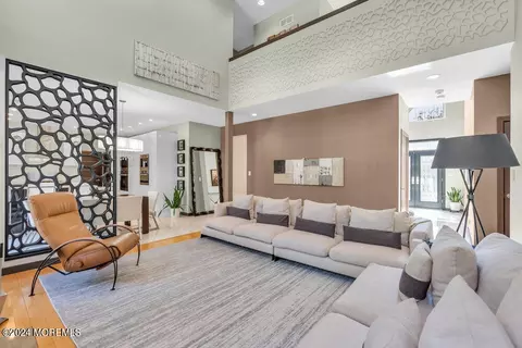 Living - 71 Stratton Rd, Matawan, NJ 07747 photo 8 of 15