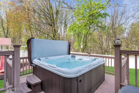 Exterior - 71 Stratton Rd, Matawan, NJ 07747 photo 13 of 17
