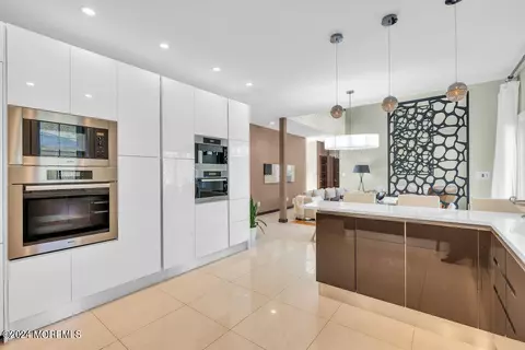 Kitchen - 71 Stratton Rd, Matawan, NJ 07747 photo 5 of 9