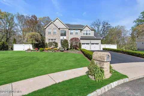 Exterior - 71 Stratton Rd, Matawan, NJ 07747 photo 6 of 17