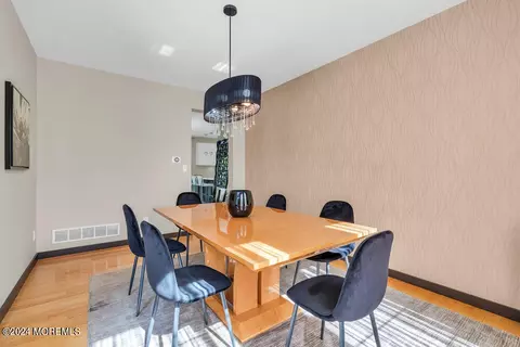 Dining - 71 Stratton Rd, Matawan, NJ 07747 photo 6 of 7