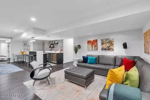 Living - 71 Stratton Rd, Matawan, NJ 07747 photo 14 of 15