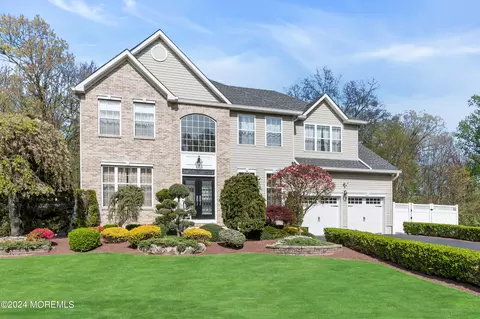 Exterior - 71 Stratton Rd, Matawan, NJ 07747 photo 2 of 17