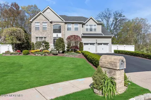 Exterior - 71 Stratton Rd, Matawan, NJ 07747 photo 4 of 17