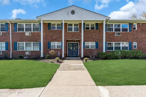 32 Woodedge Ave #5, Edison, NJ 08817