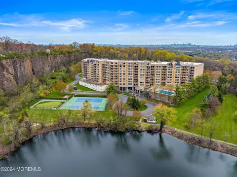 10 Smith Manor Blvd #610, West Orange, NJ 07052