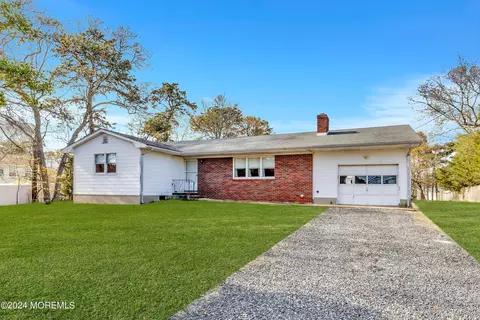 524 Adamston Rd, Brick, NJ 08723