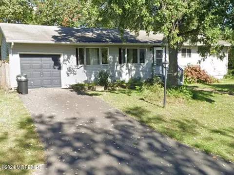 16 Laurelton Ave, Jackson, NJ 08527
