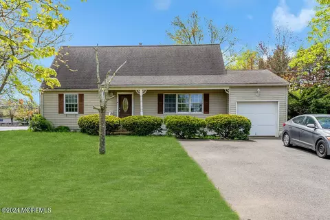 1397 Mountainview Dr, Toms River, NJ 08753