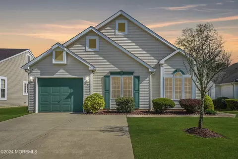 9 Angus Ct, Jackson, NJ 08527
