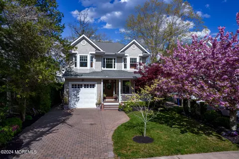 49 Center St, Rumson, NJ 07760