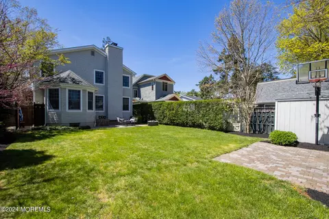 Exterior - 49 Center St, Rumson, NJ 07760 photo 7 of 10