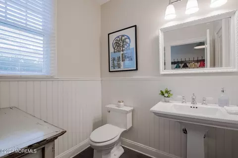 Bath - 49 Center St, Rumson, NJ 07760 photo 1 of 3