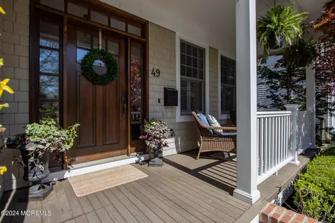 Exterior - 49 Center St, Rumson, NJ 07760 photo 3 of 10